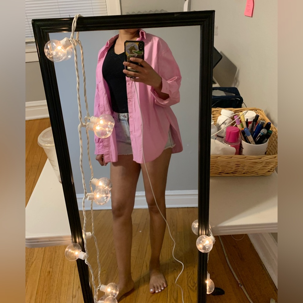 Oversized pink shirt